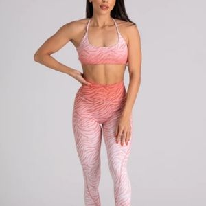 Noireblac safari sunset criss cross scrunch leggings S